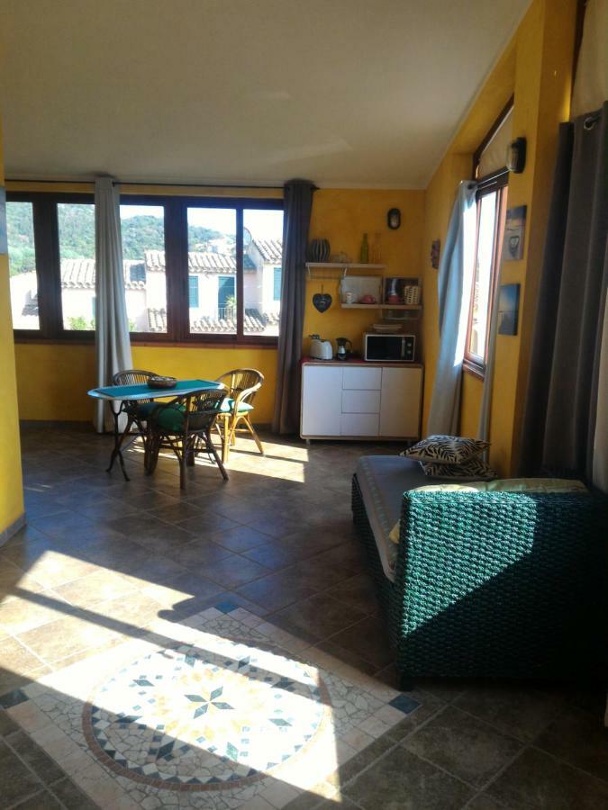 Casa di Rosa Apartment Chia Bagian luar foto